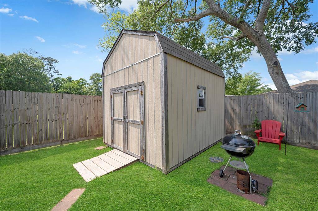 12X10 SHED EVEN HAS A LOFT INSIDE!