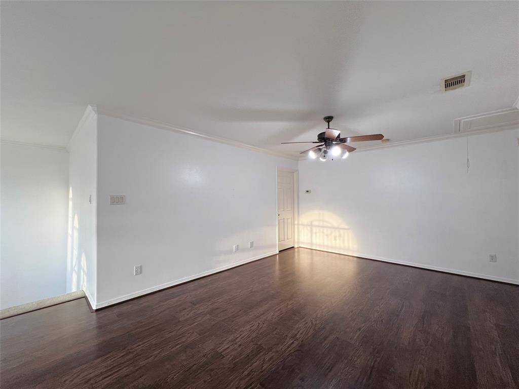 Gameroom upstairs