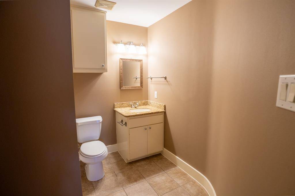 Secondary Bathroom 1st Floor