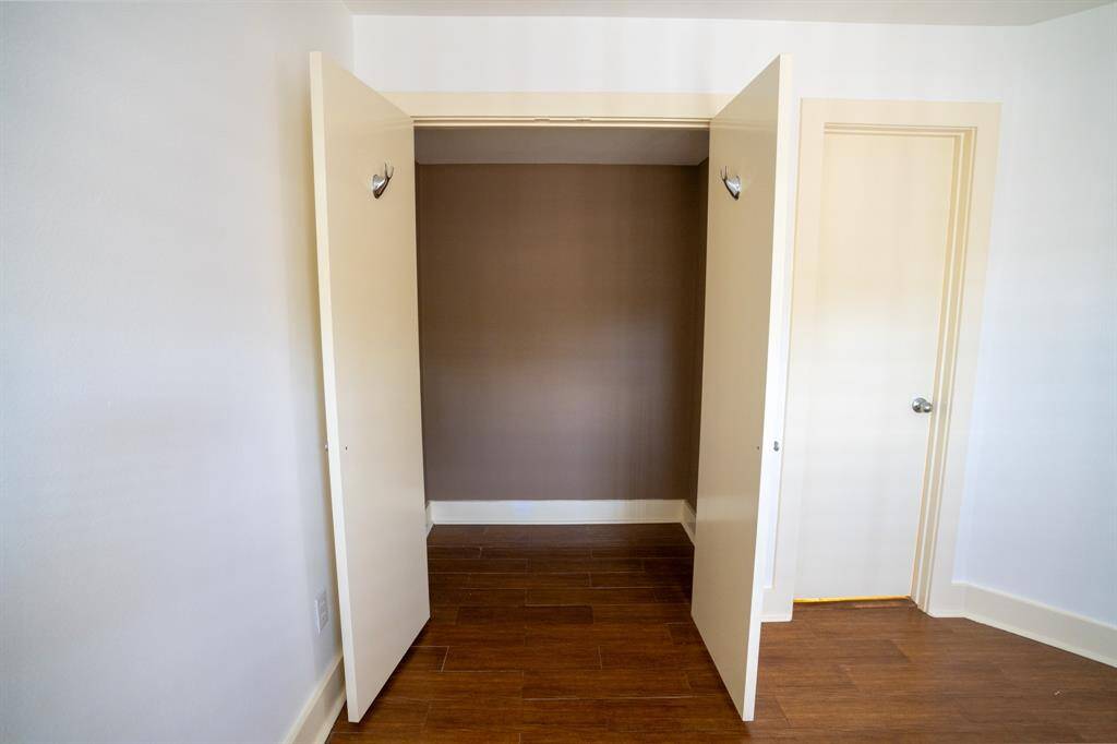 Large Walk-in Closet