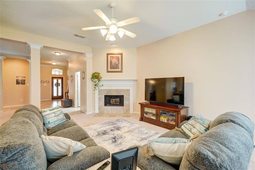 Gas fireplace - yes, Houston, it will get cold again - we promise!