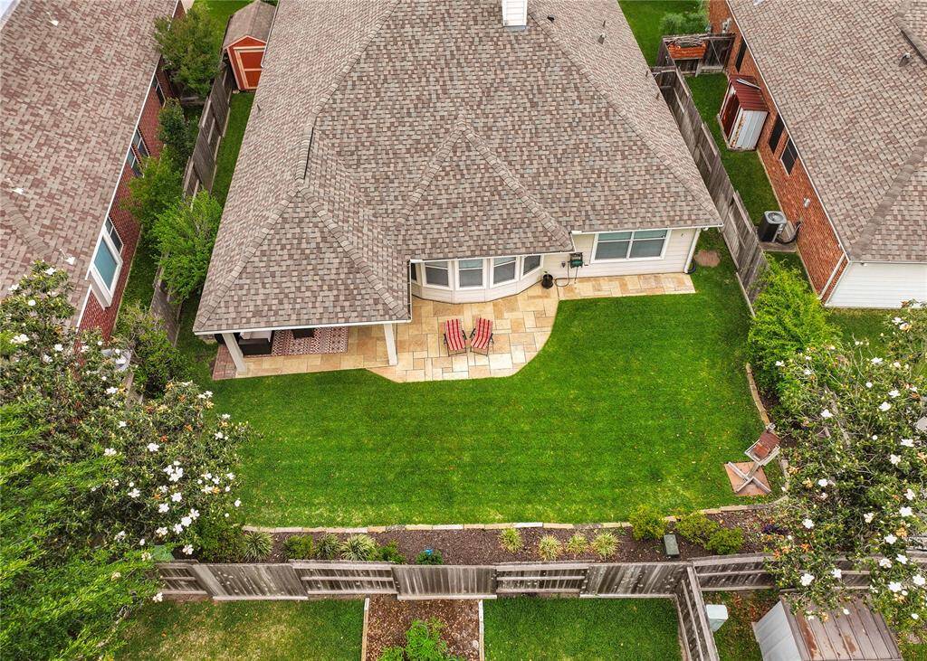 Blow this up and check out the patio!