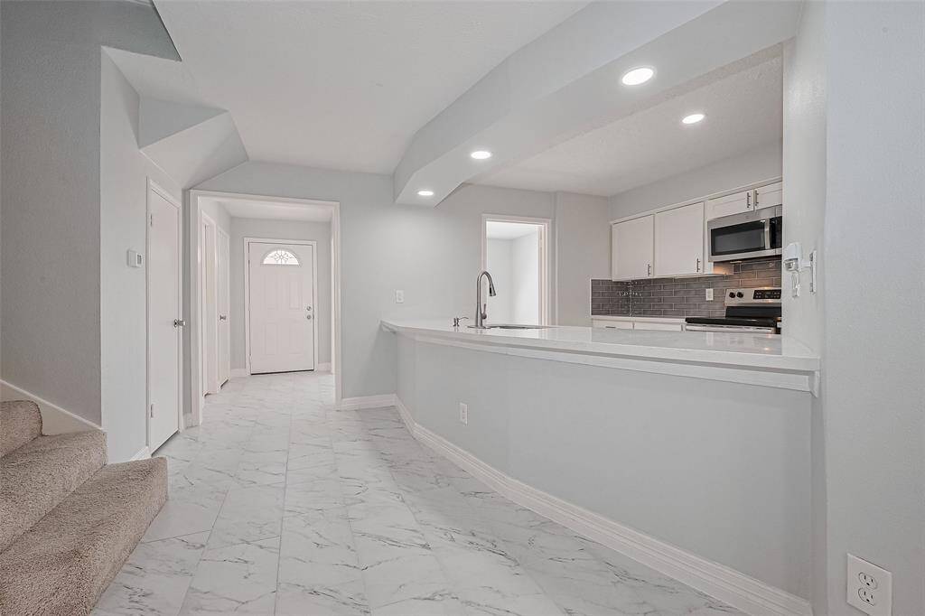 Long quartz counter top