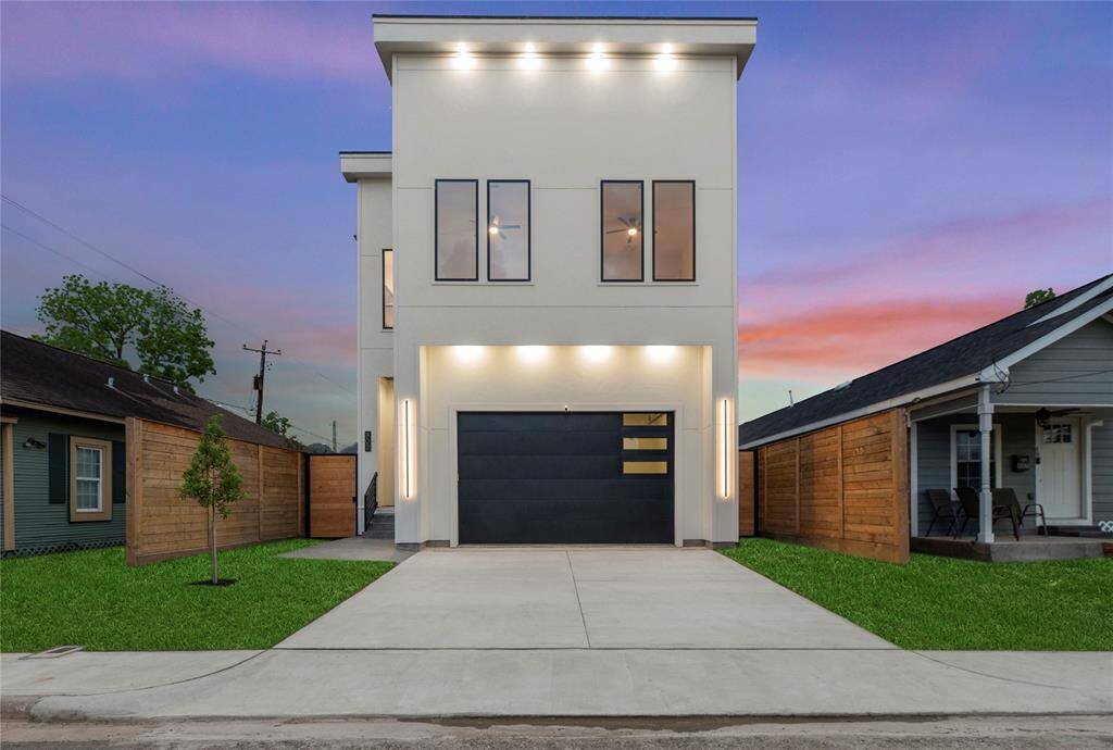 Unique contemporary design with wide outdoor living space with a convenient long driveway ideal for family and guests.