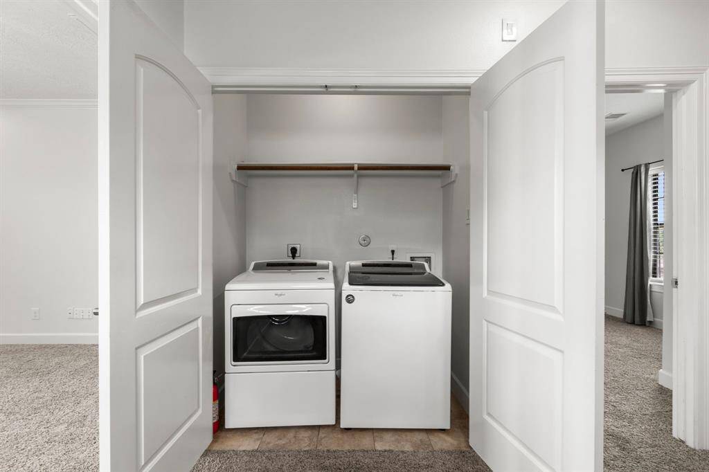 Washer and dryer on 3rd floor.