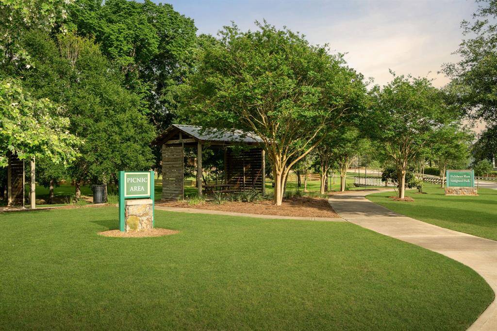 Fulshear Run features covered picnic areas, offering shaded spaces to enjoy afternoon picnics and fresh air.