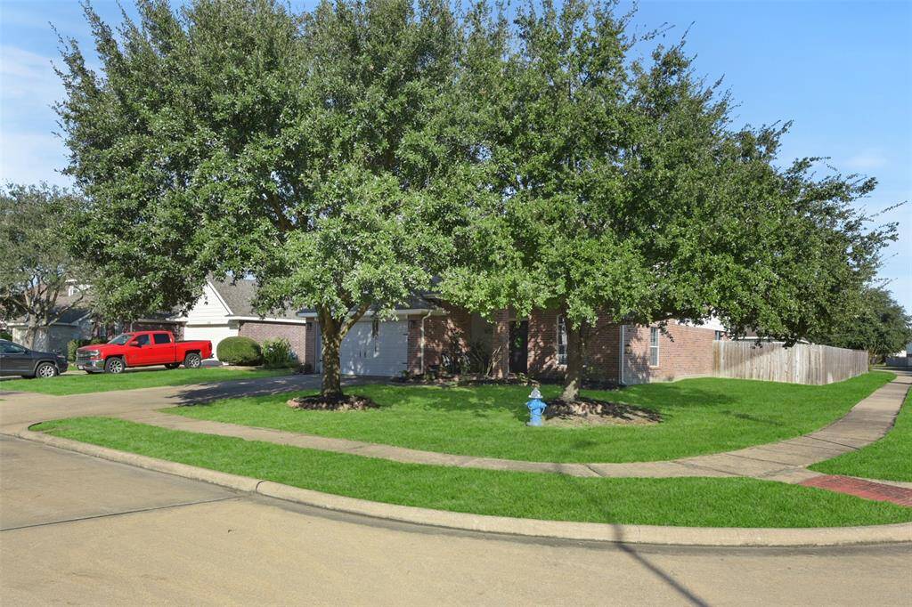 Tons of shade provided by the mature well manicured trees!