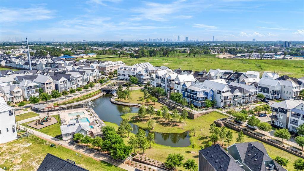 In Kolbe Farms, you can live in a Lakeview Home and have Gorgeous Views of Houston Skylines!