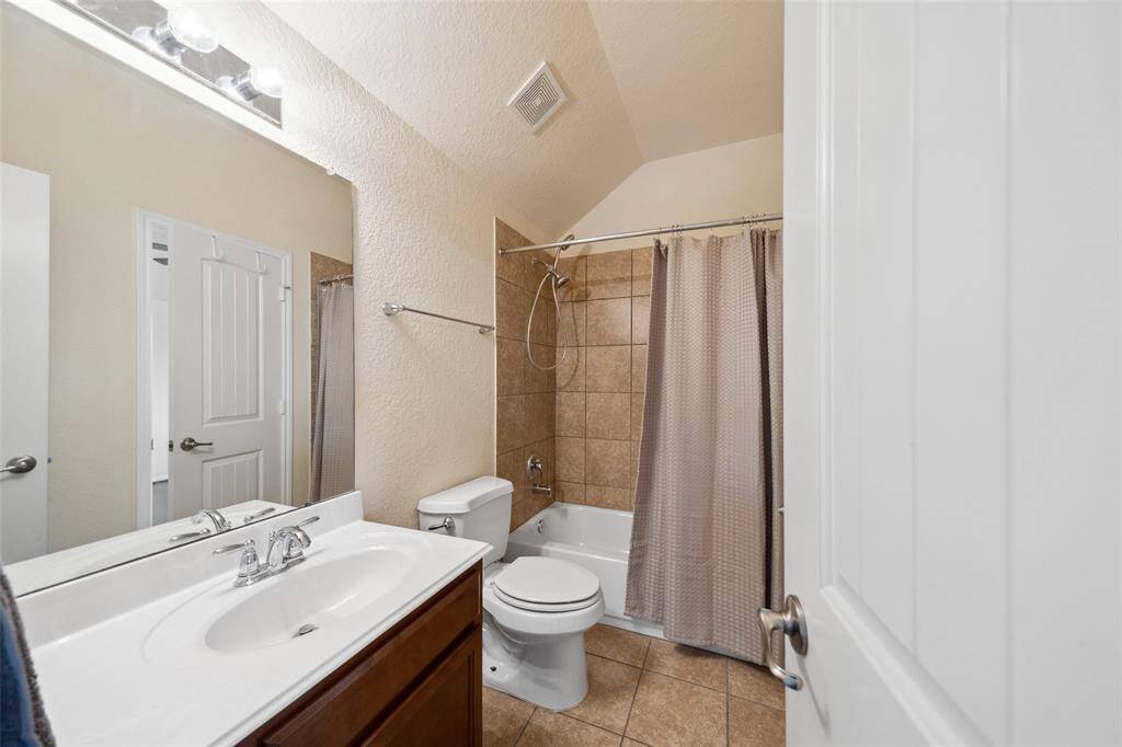 Full bath located on the 2nd level.