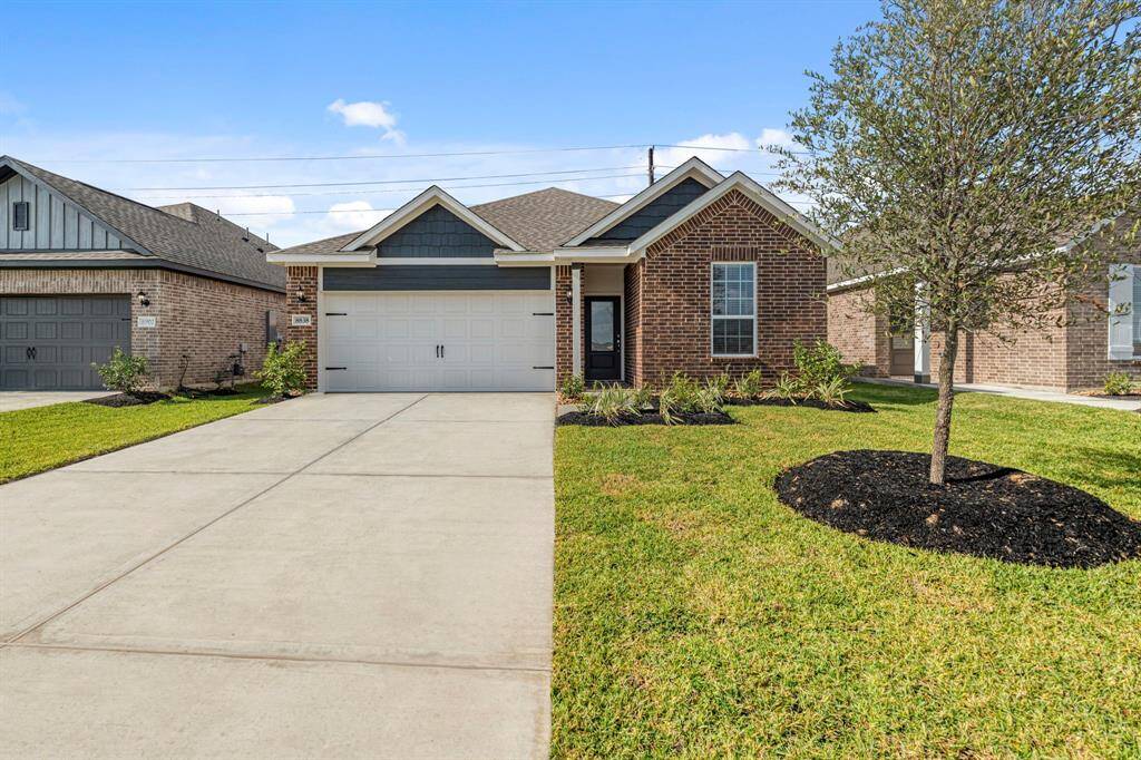 The Montgomery plan at Canterra Creek features an abundance of storage and three sizable bedrooms. The home is also filled with designer upgrades and features including stainless steel appliances, granite countertops, lush carpet in the bedrooms and energy-efficient technology. Actual fits and finishes may vary from MLS listing photos.