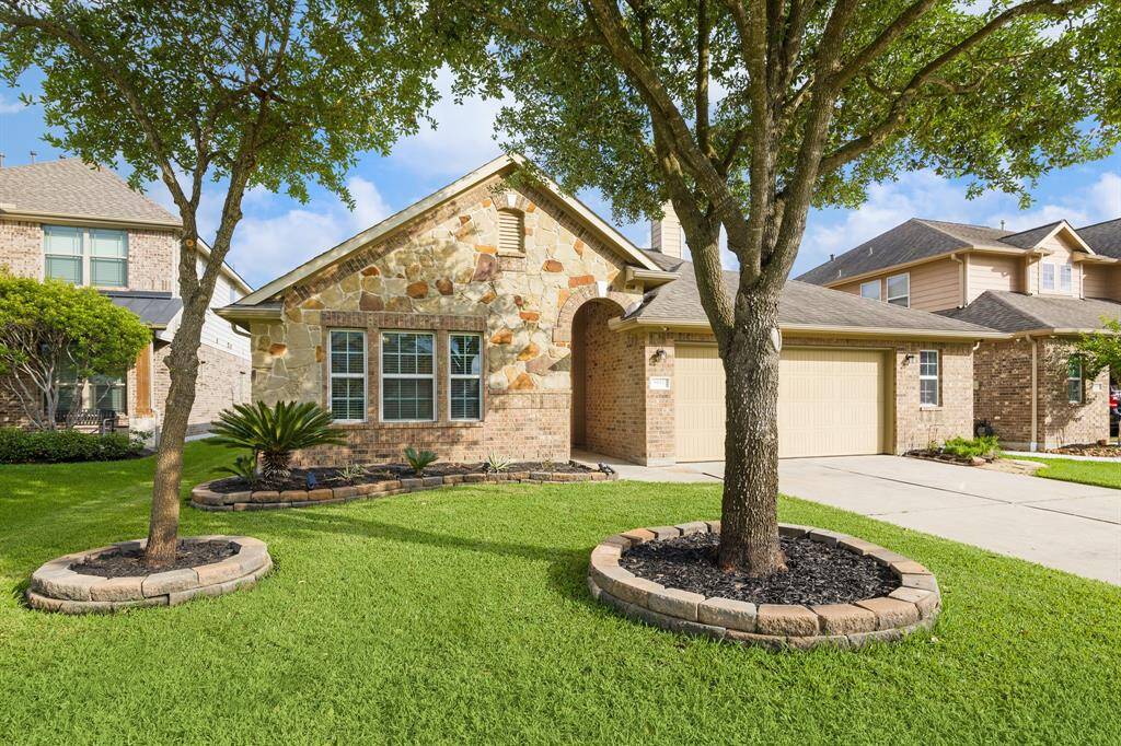 Charming 4-bedroom home on a quiet cul-de-sac in Inverness Estates, Tomball.