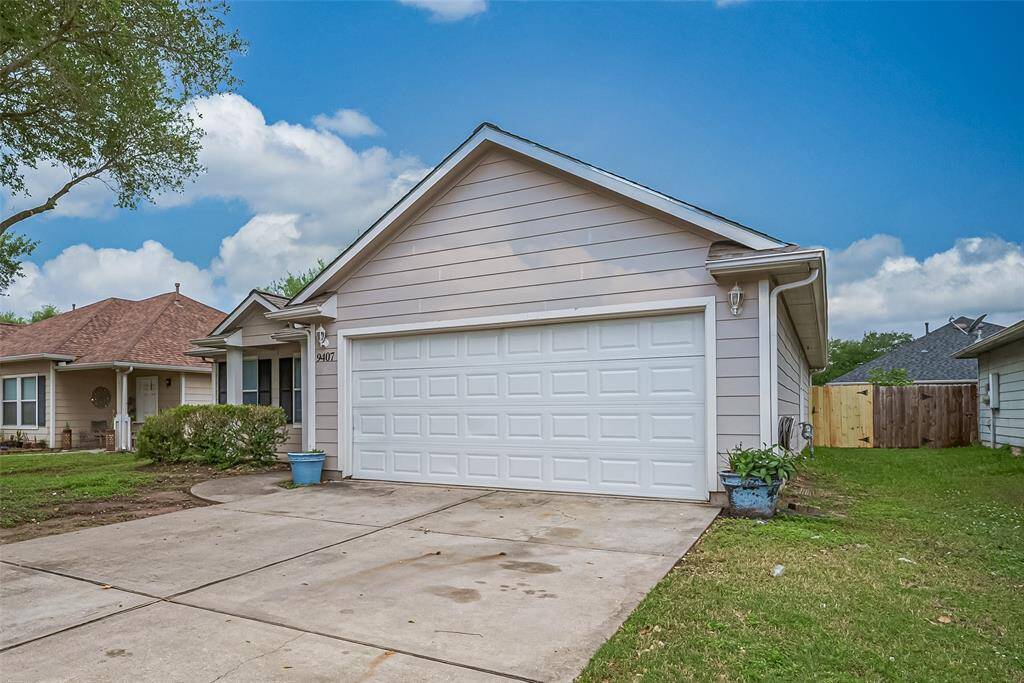 Welcome to 9407 Belleclaire Ln.