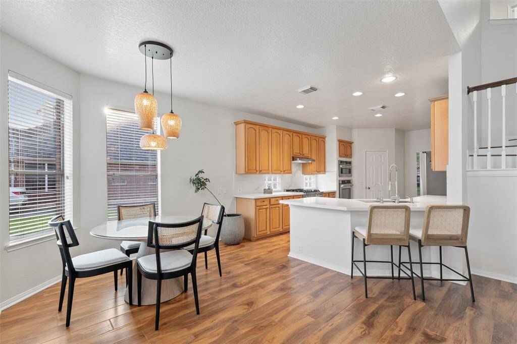Breakfast room/kitchen