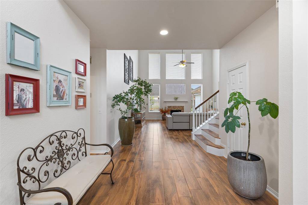 Entry/Foyer