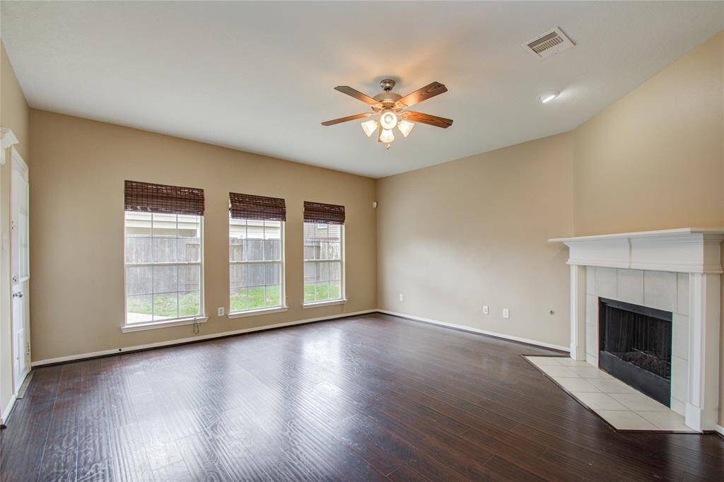 Gas fireplace