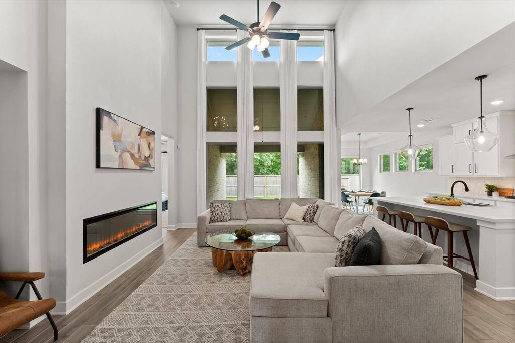 Stunning floor to ceiling windows allow for plentiful natural light.