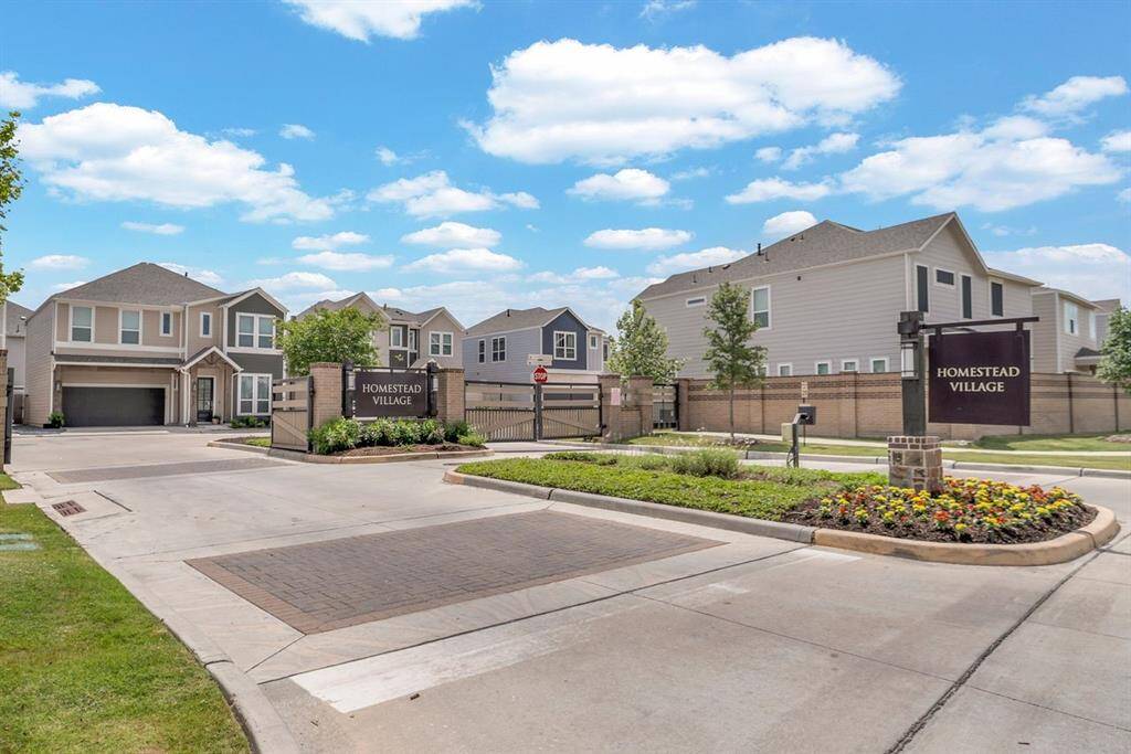 Spring Brook Village offers a vibrant community atmosphere and an unparrelled living experience just minutes away from Houston's hotspots!