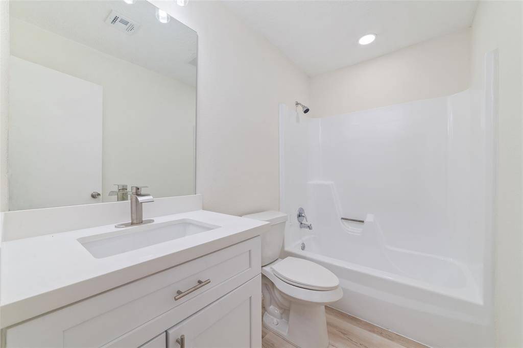 Renovated secondary bathroom