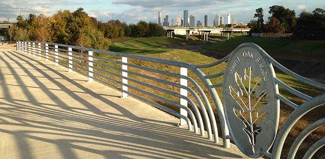 Trails approximately 3 min away link together Houston Heights, Woodland Heights, White Oak Bayou, Sawyer Yards Art District, Buffalo Bayou and Allen’s Landing with connections into Downtown destinations such as the Theater District and the Skyline District.