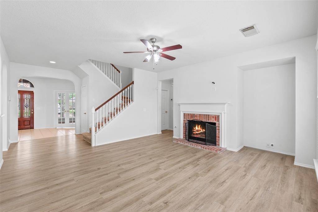 Large Den Open to kitchen