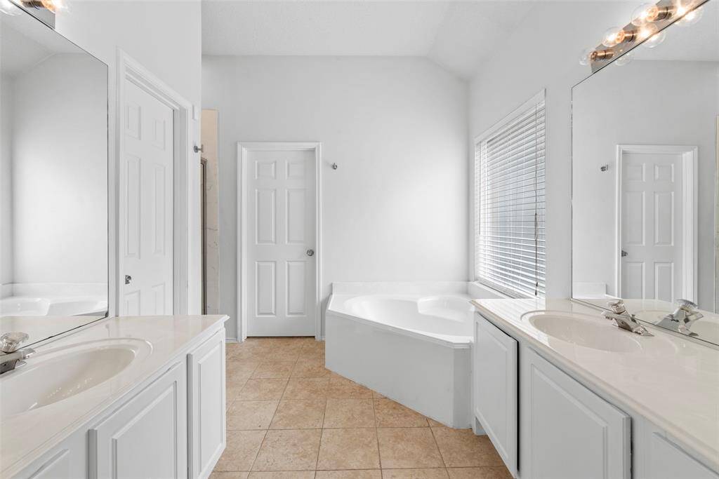 Stunning Executive Bath