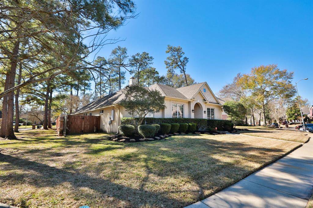 Great space for the kiddos to play and walk the family pet. The curb appeal is exceptional and the brick elevation add character.
