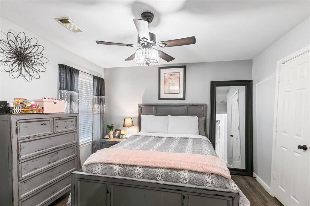 Another view of the secondary bedroom from a different angle.