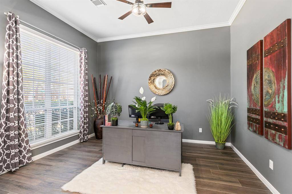 This study offers practical space for personal business matters and storage space.
