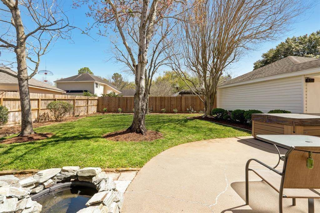 Quiet and relaxing backyard