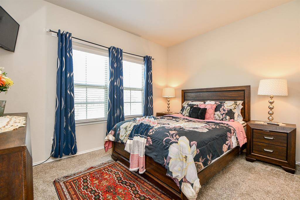 Secondary bedroom DOWNSTAIRS.