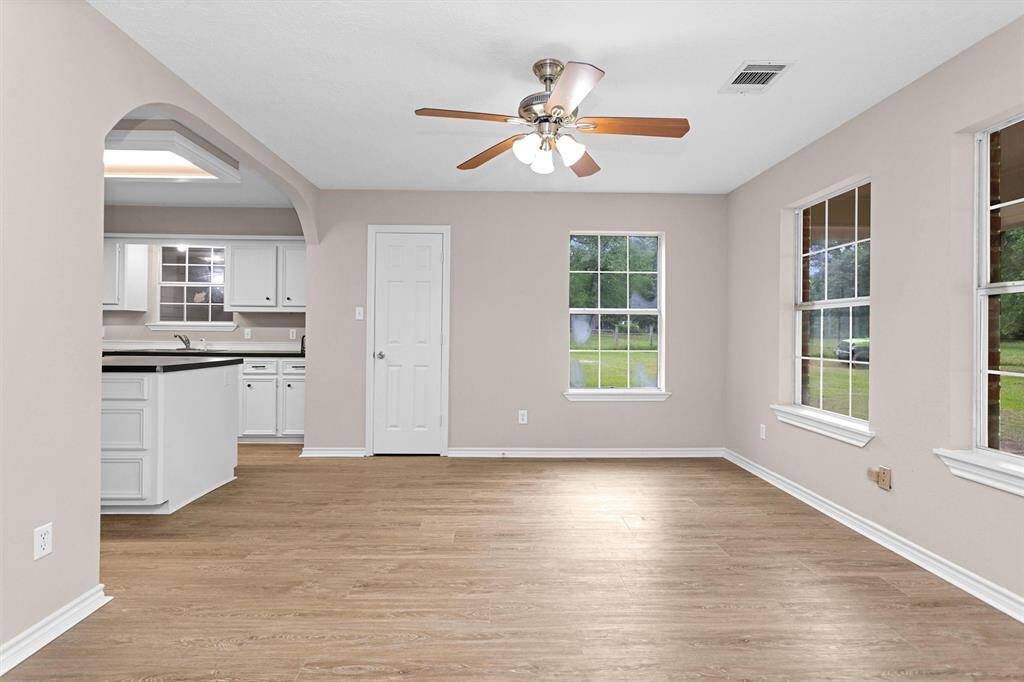 Dining room or breakfast area.