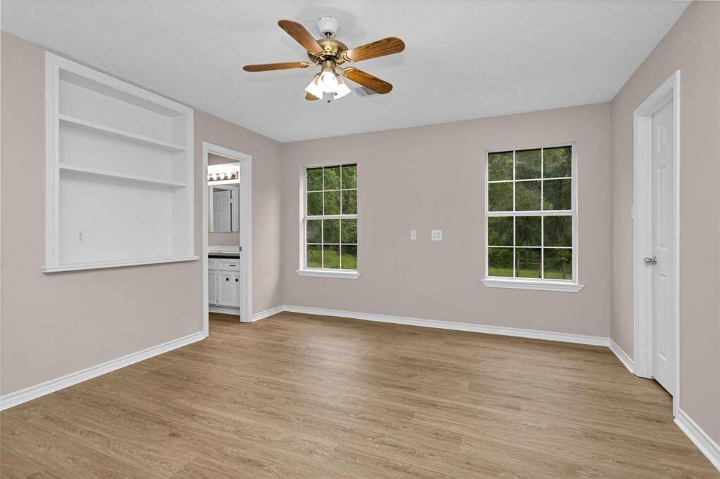 Secondary bedroom