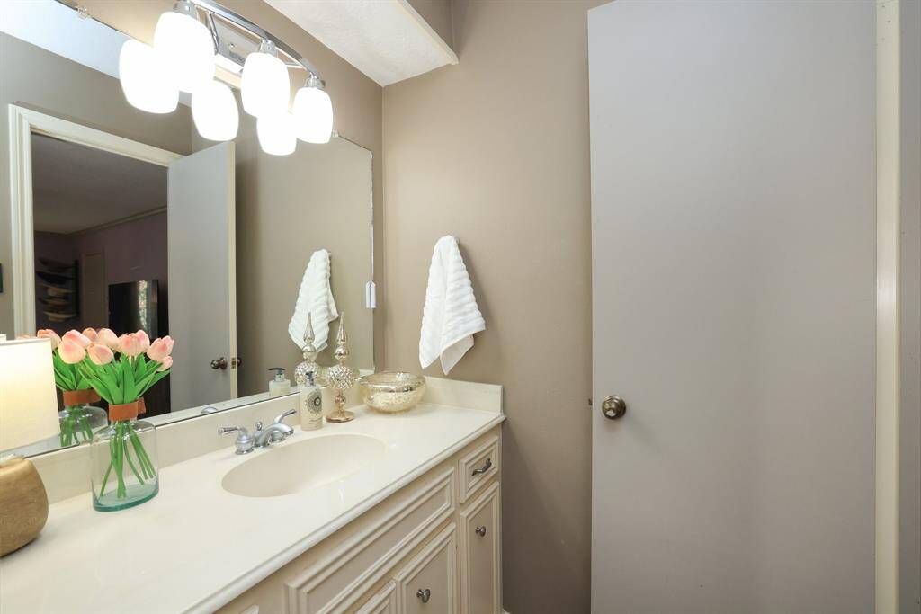 Plenty of sinks and bathrooms on the second floor