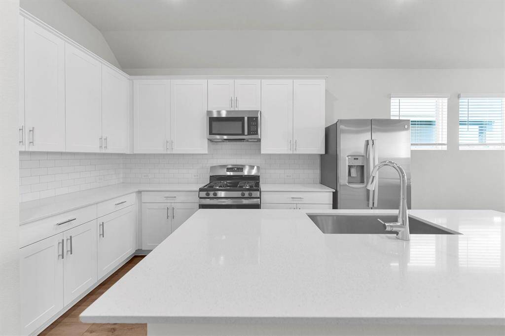 Quartz countertop in Kitchen!