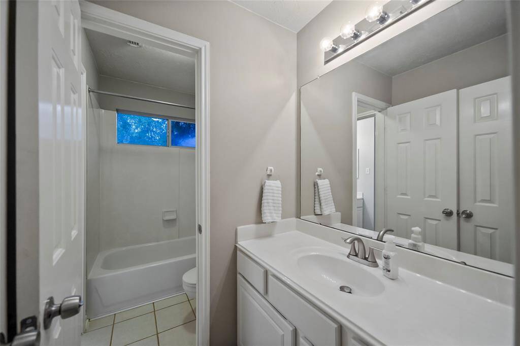 3rd guest suite bathroom