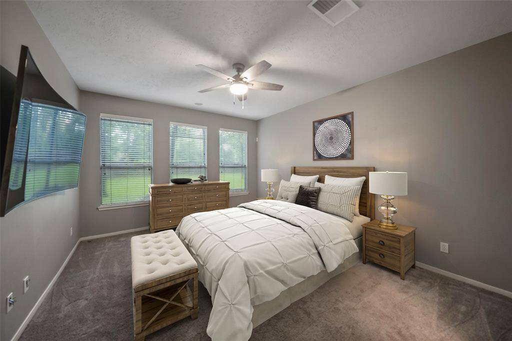 1st floor primary suite with en-suite bath