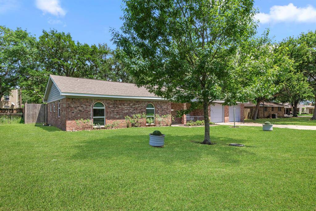Homes this beautiful updated rarely come on the market in Richmond. No HOA. No MUD. Do not miss the opportunity to make this one yours. Call today for your private showing.