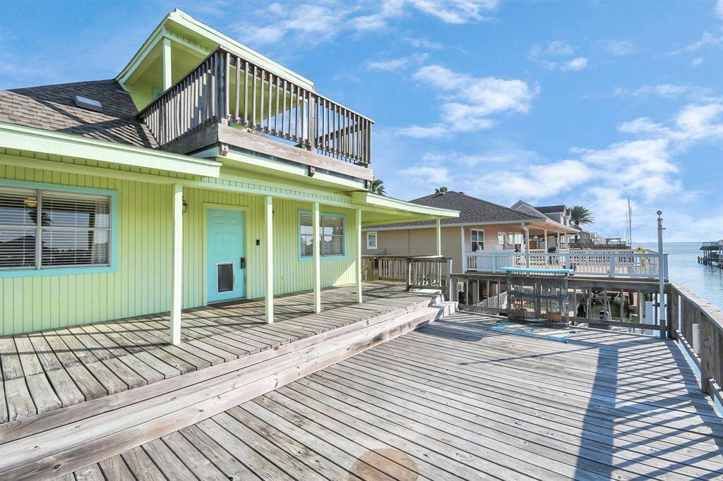 Spacious deck with stunning canal views.