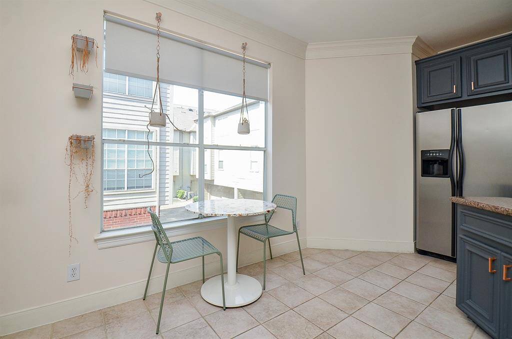 What a delightful bright breakfast spot in your roomy kitchen!