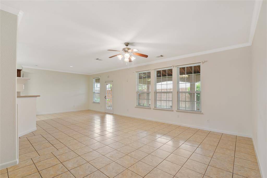 Spacious den and breakfast room combo.