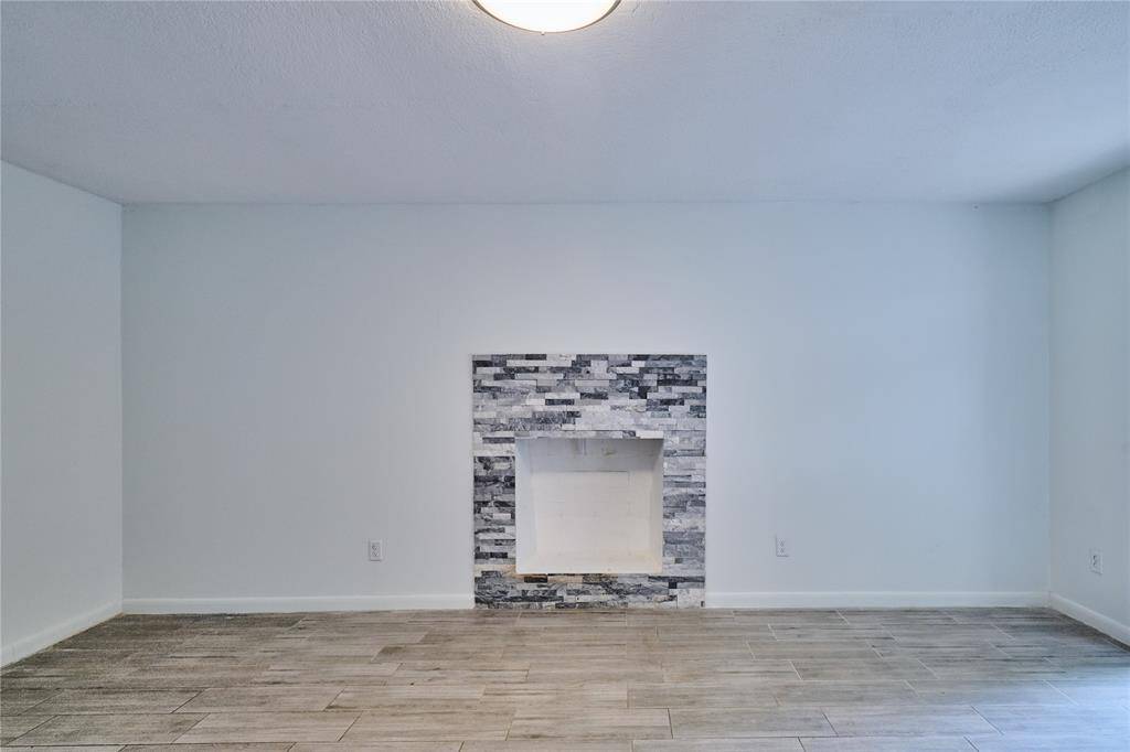 1st Level-Livingroom