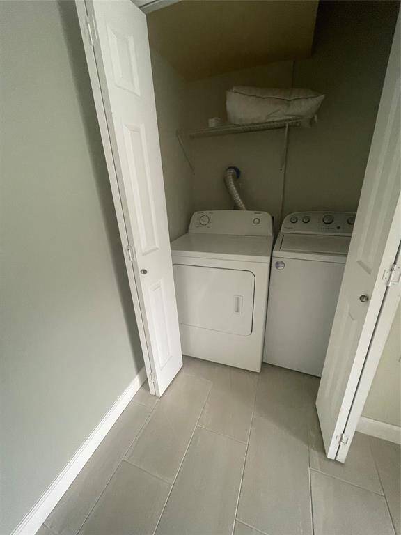 Convenient in-unit washer and dryer.