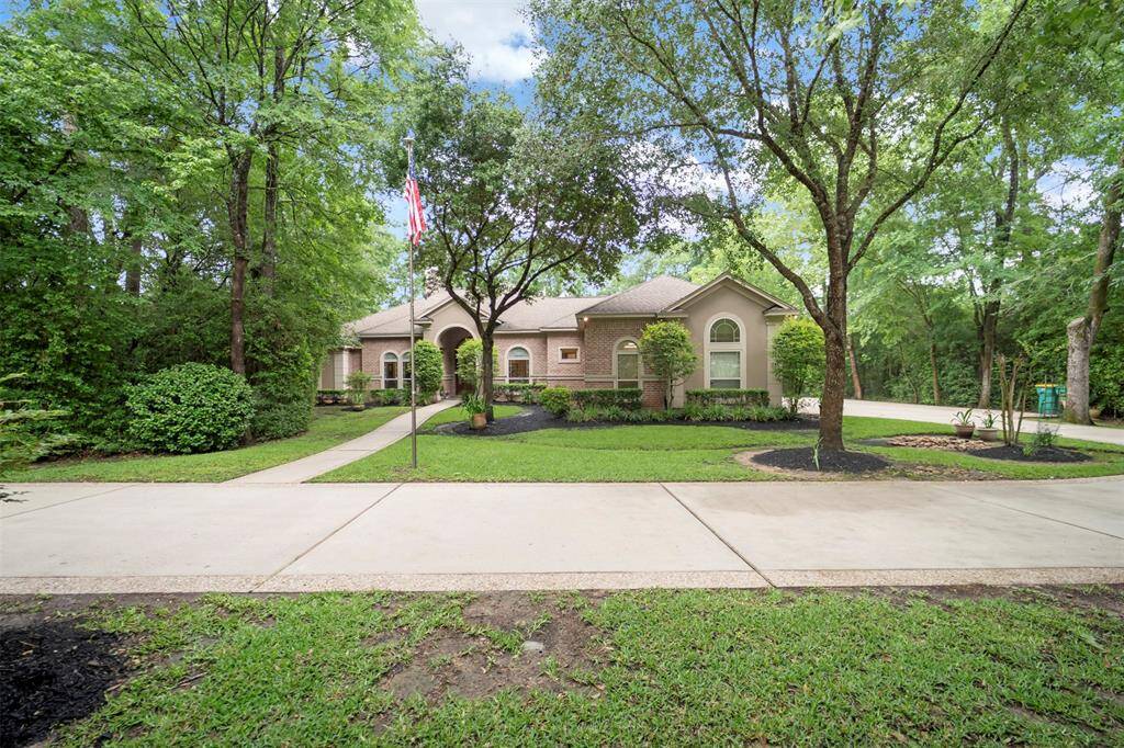 Private Backyard Ready for Your Families Enjoyment