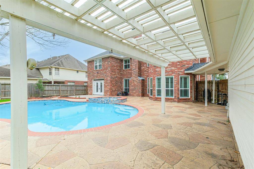 ESCAPE FROM THE WARMSUN UNDER YOUR PERGOLA