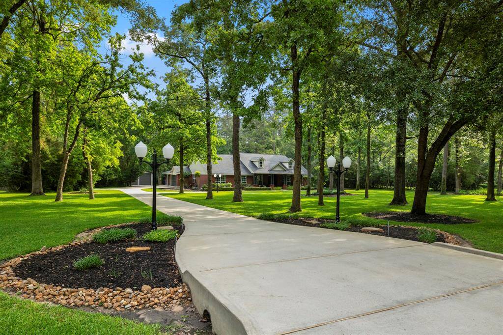 Beautifully landscaped entry