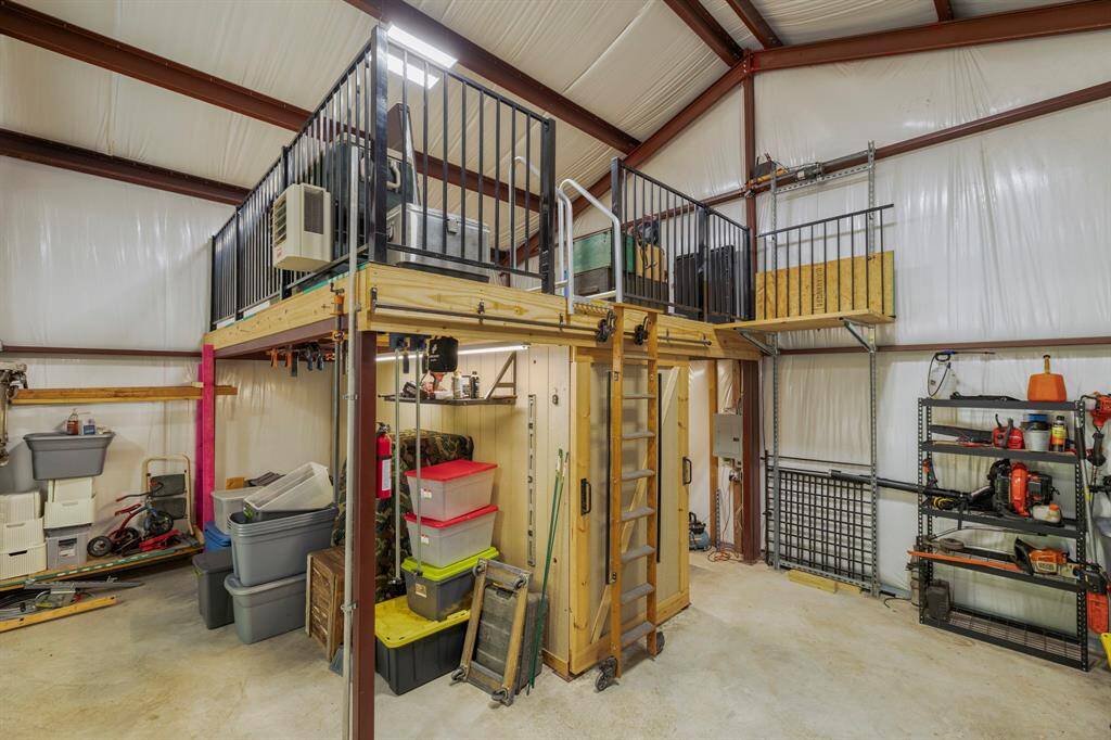 14x14 loft area with lift