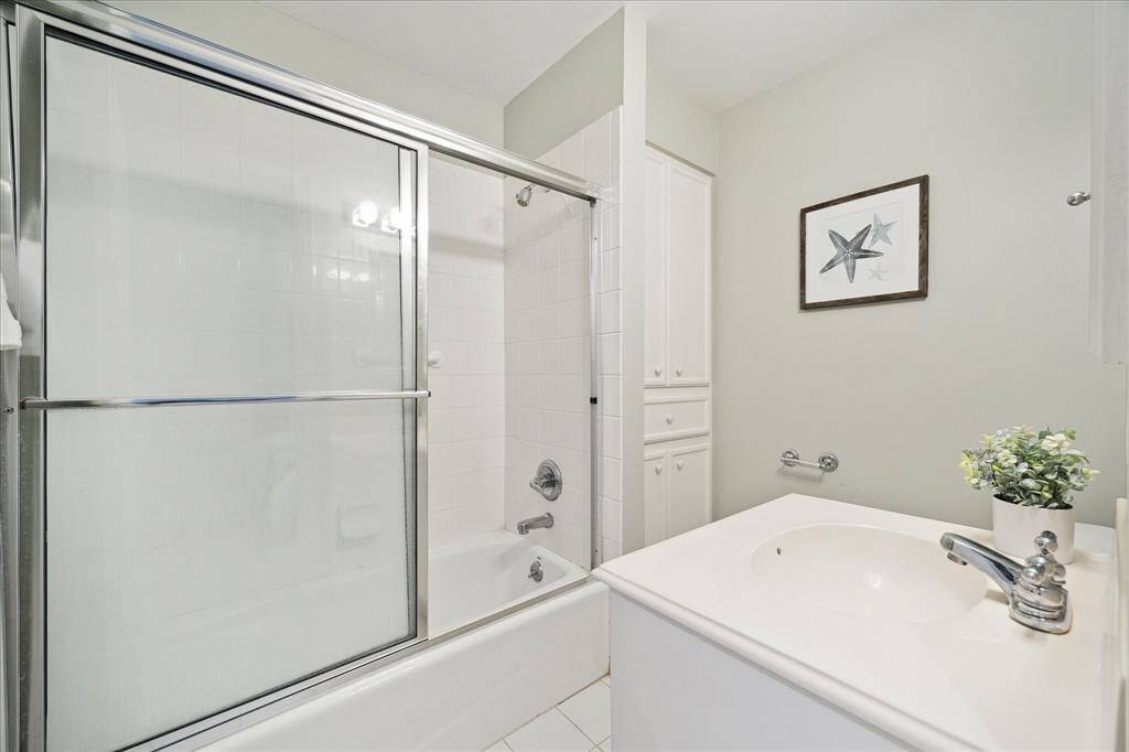 FULL BATH GARAGE APARTMENT