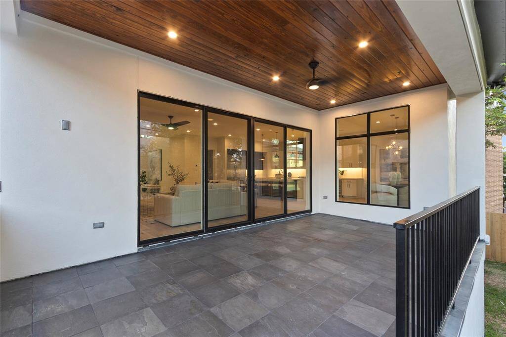 Spacious patio with upgraded wood ceiling pre wired for surround speakers  with gas,water and eletric outlets ready for your outdoor kitchen
