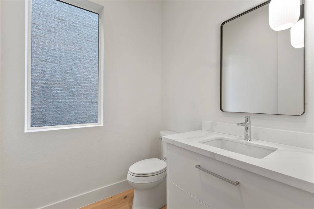 Full view of half bath on 1st floor