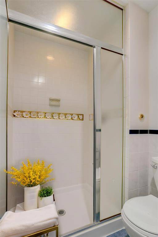 The primary shower is a STEAM ROOM!